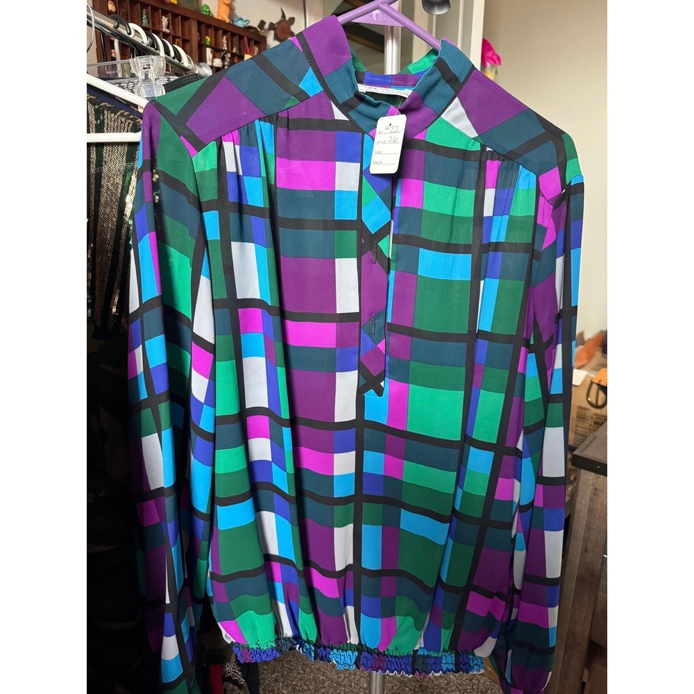 014 Teddi of California button up long sleeve top